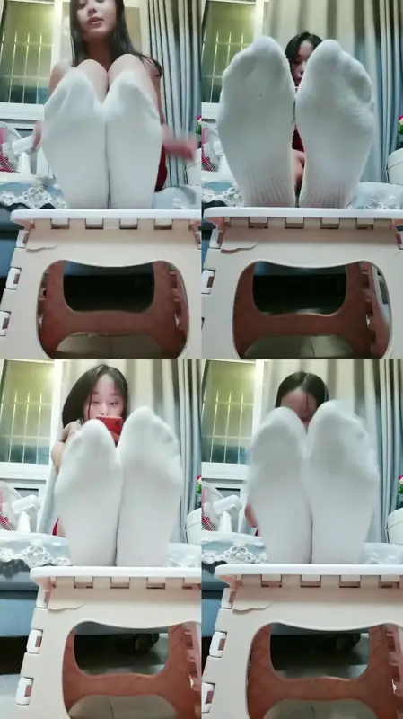 晓安公主-第一视角_白袜榨精红绿灯两次