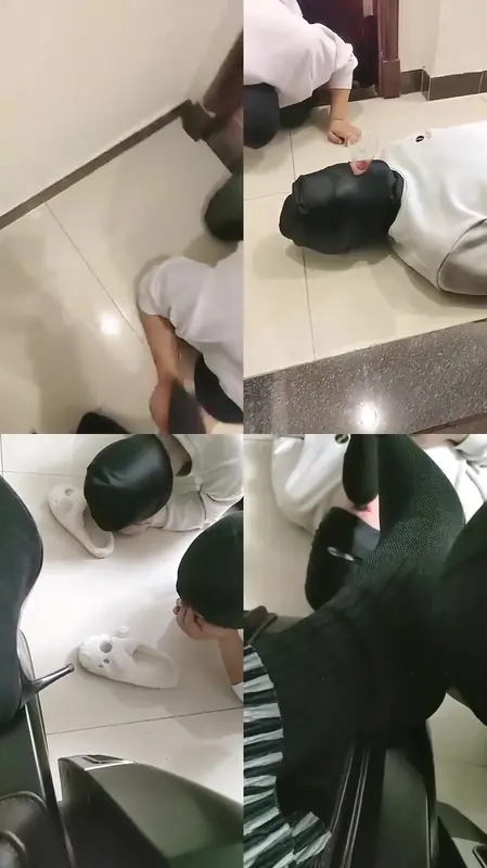 美少女-母女主双奴的跪拜30分钟