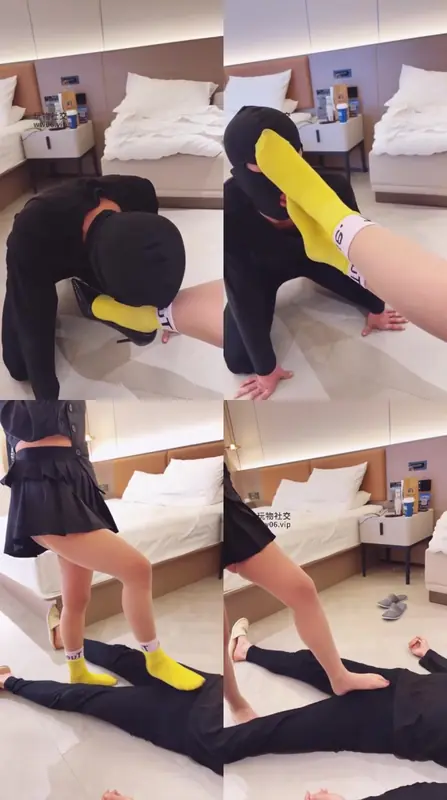 赵奶奶-座莲上放臭屁让狗闻