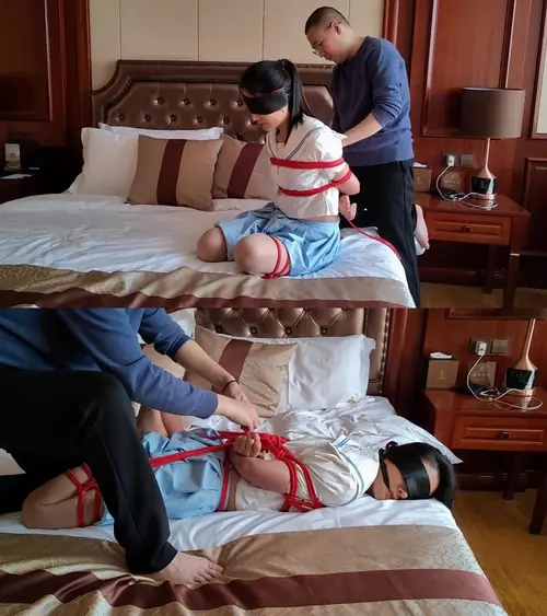 随心原创-少妇素素 装嫩的学生服 红绳驷马挠痒